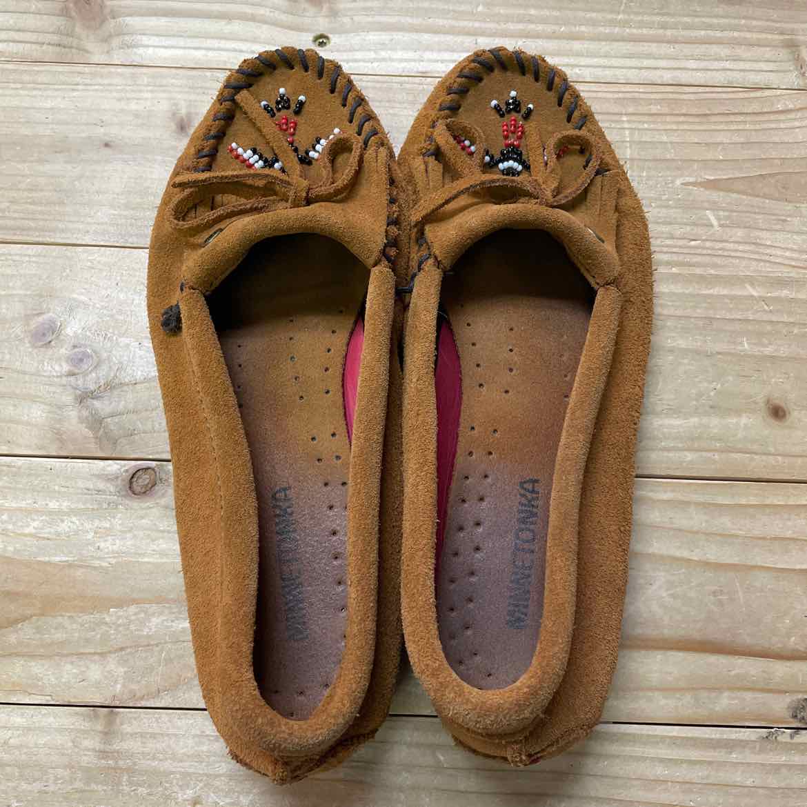 MINNETONKA MOCCASINS 9