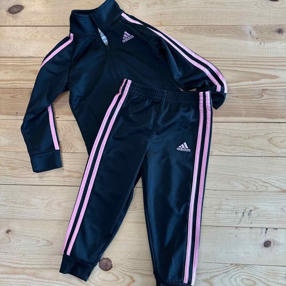 ADIDAS OUTFIT 3T