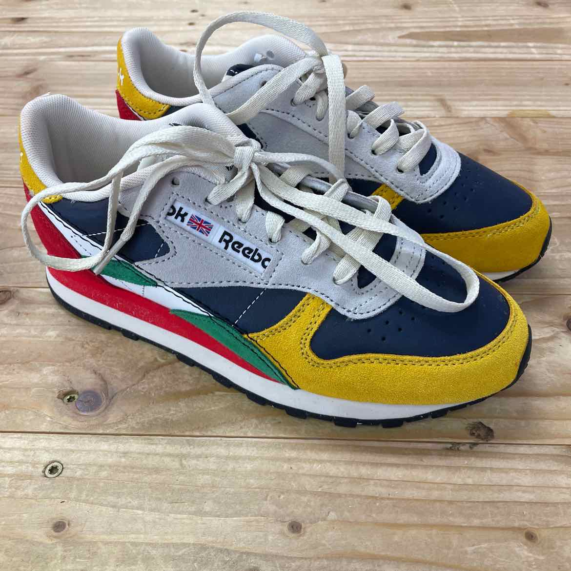 REEBOK COLORBLOCK SHOES 4 BOYS