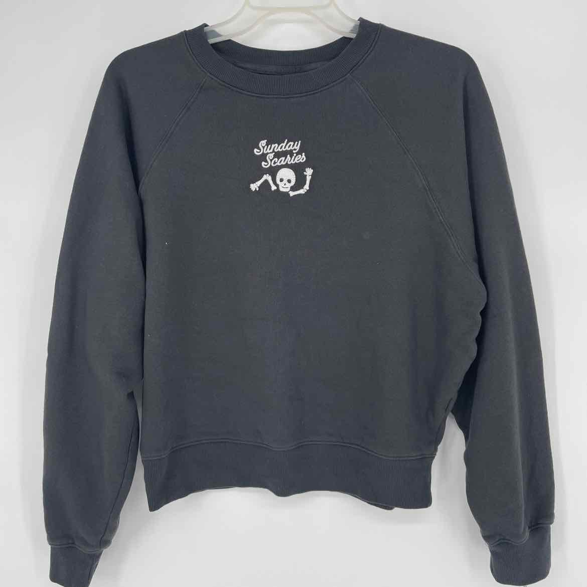 OLD NAVY SUNDAY SCARIES SHIRT S