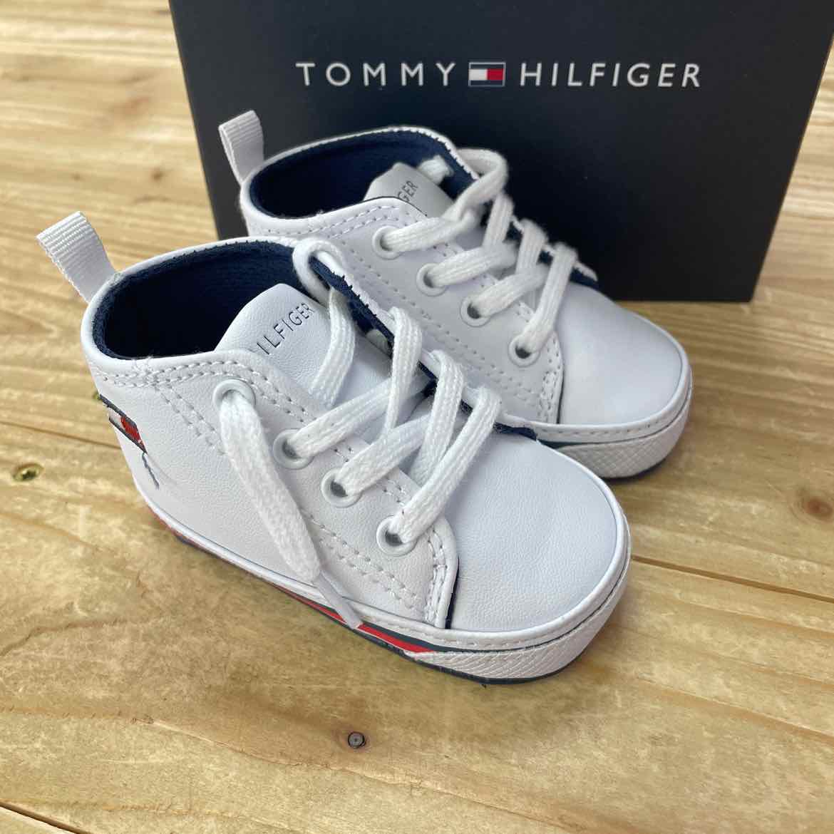 NEW! TOMMY HILFIGER WHITE CRIB SHOES 2 INFANT