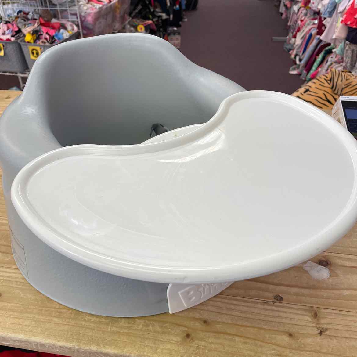 BUMBO SEAT WITH TRAY