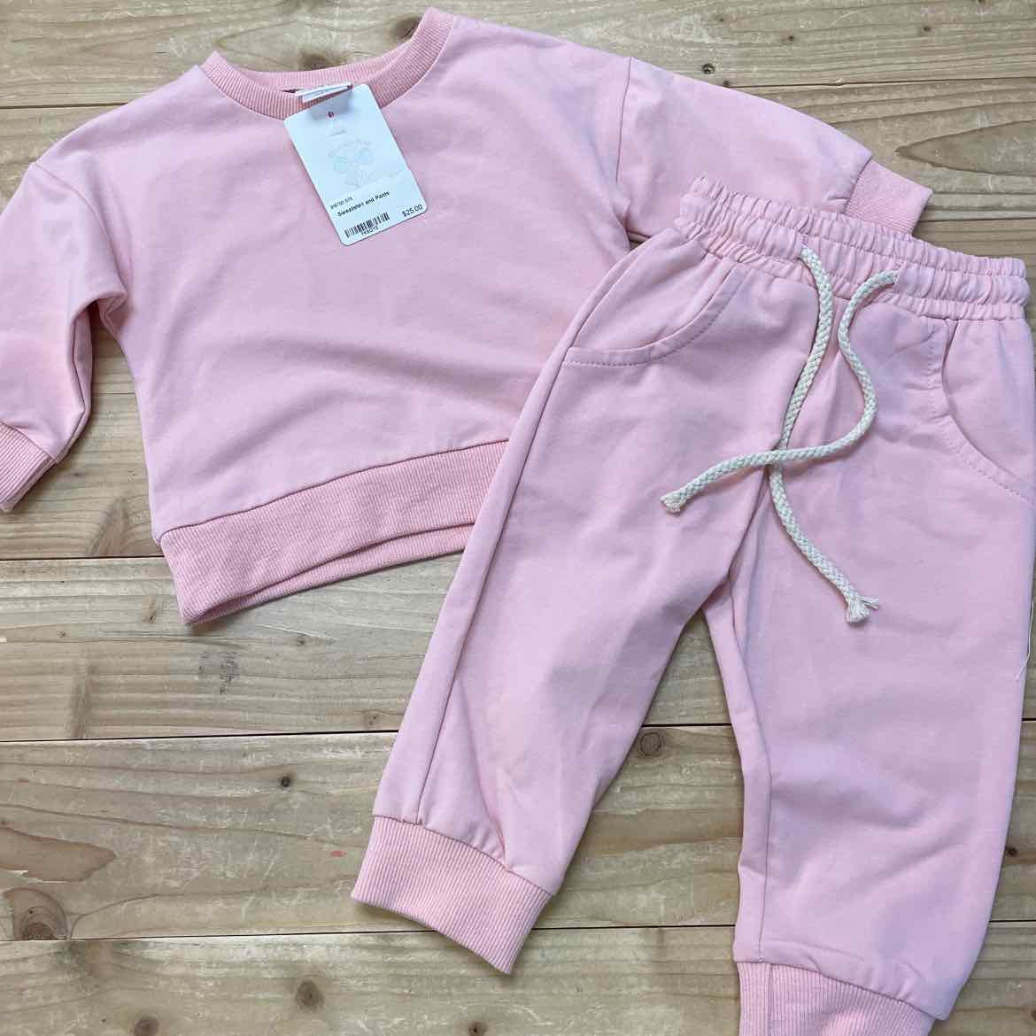 NEW! 2PC OUTFIT 6 MOS