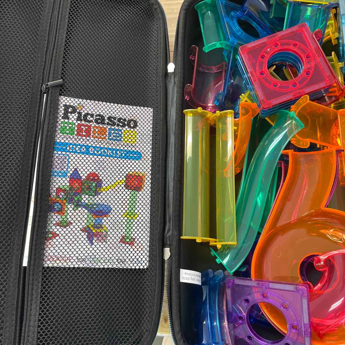 PICASSO MAGNETIC TILES/CARRYING CASE