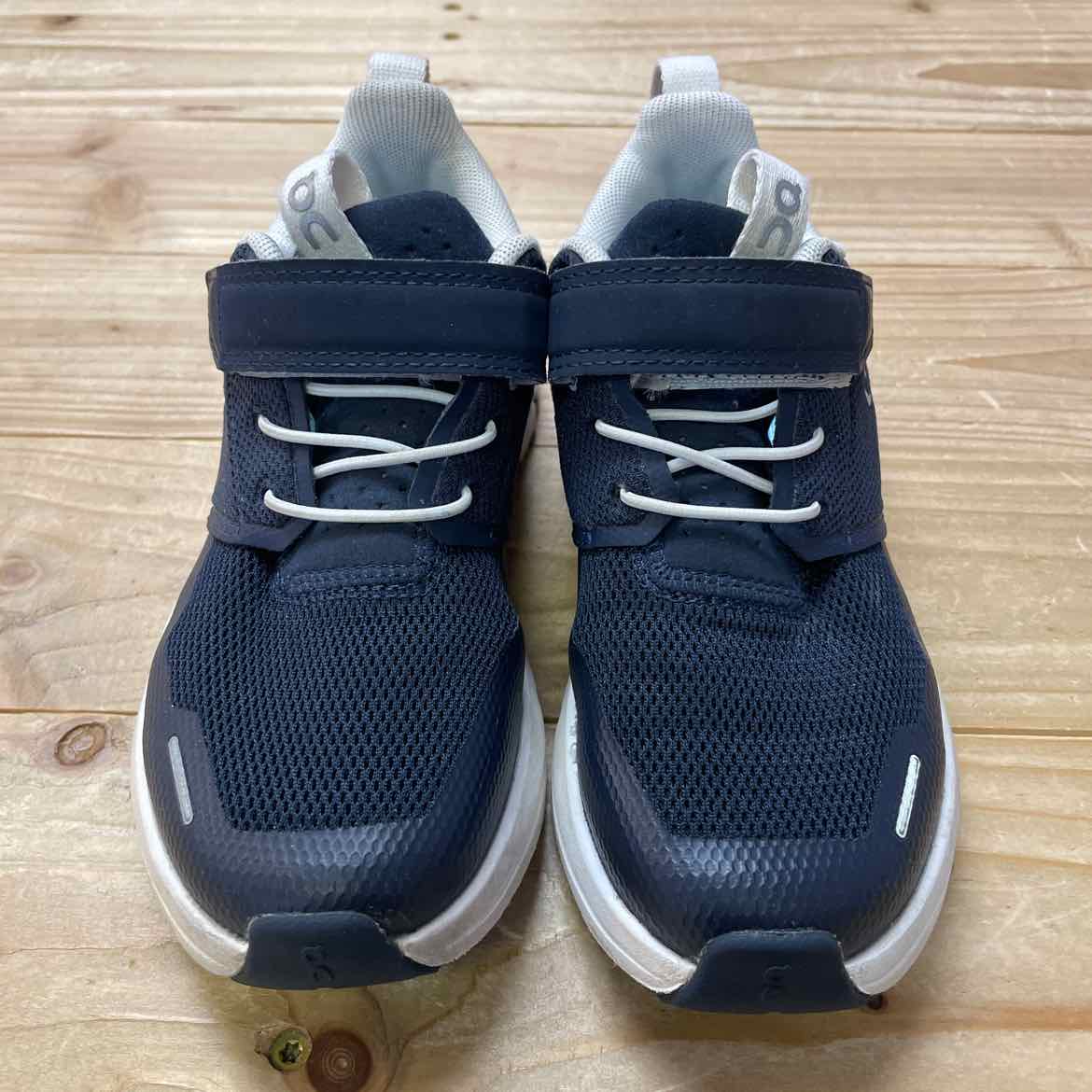ON CLOUD NAVY SHOES K12