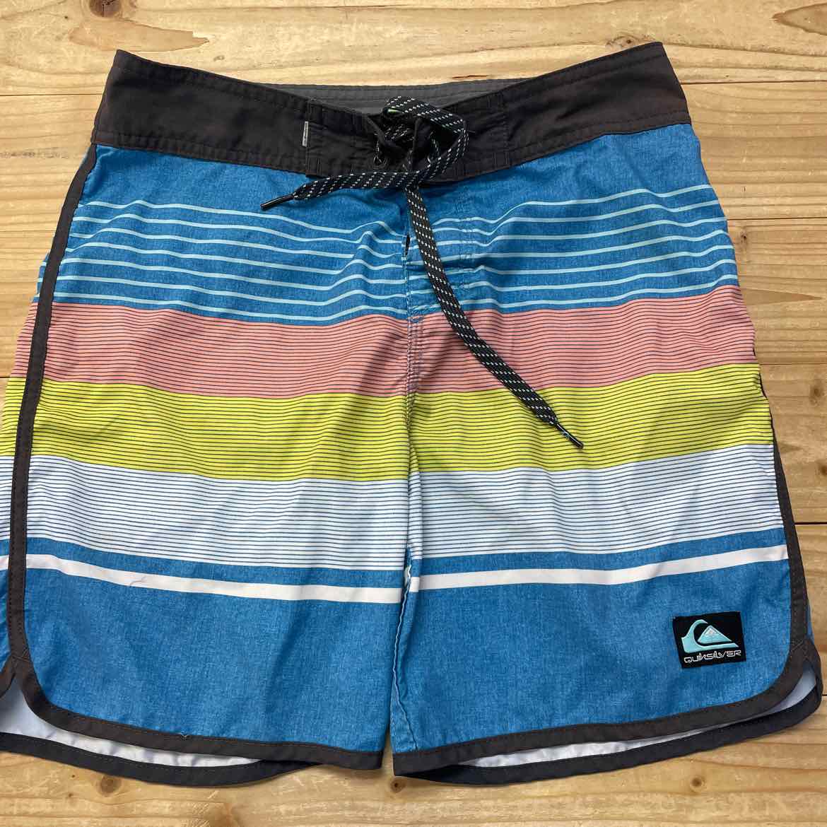 QUICKSILVER BOARD SHORTS 27