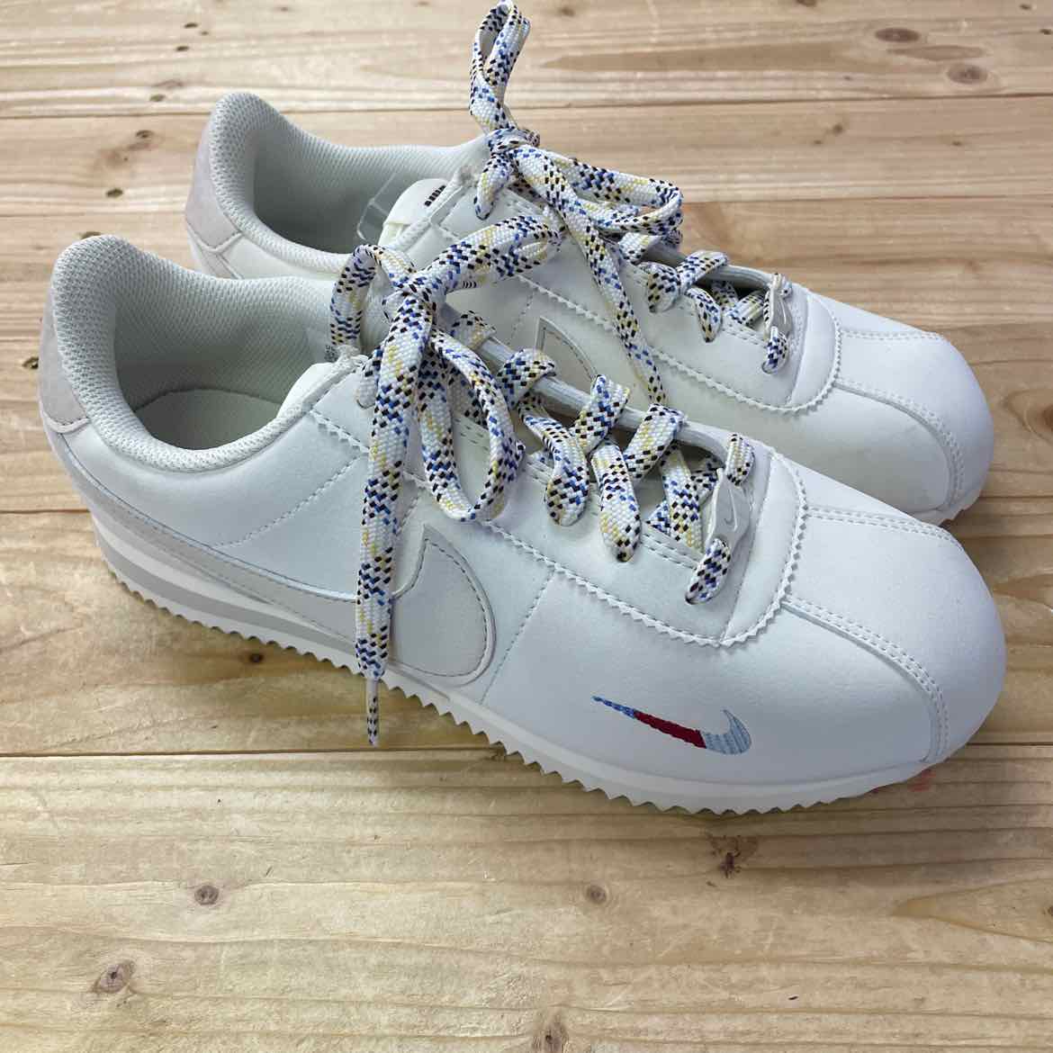 NIKE SHOES 6Y