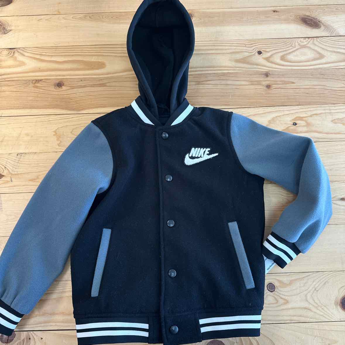 NIKE BLACK/GRAY VARSITY JACKET L
