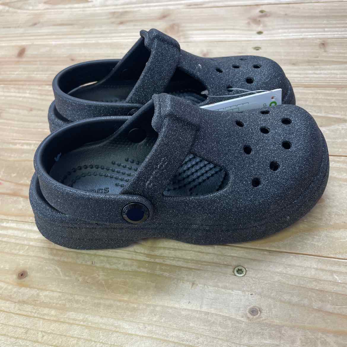 NEW! CROCS C11