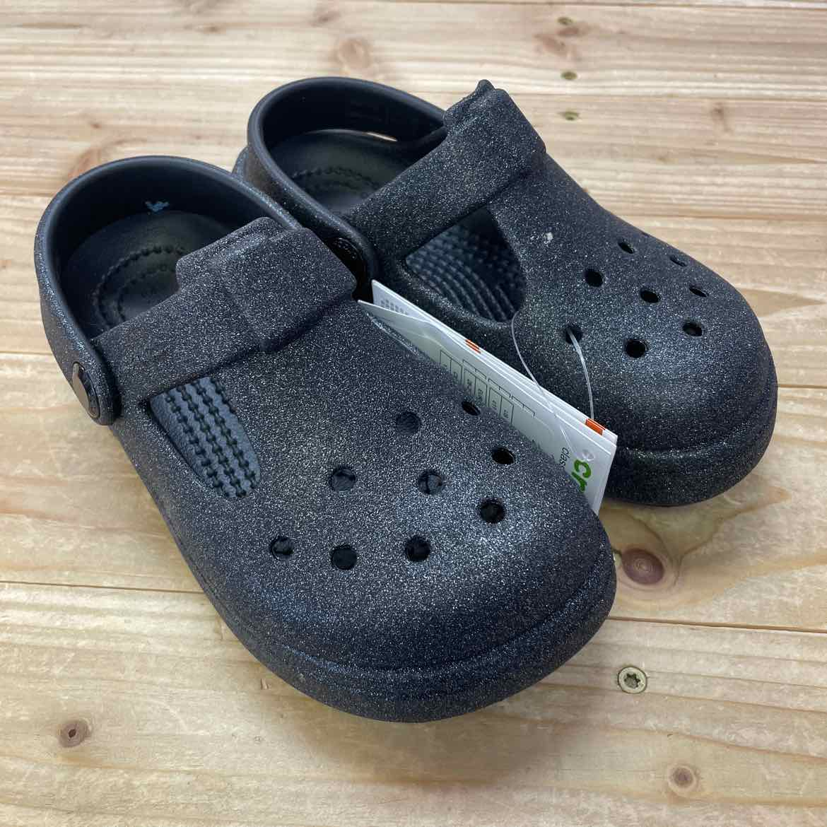 NEW! CROCS C11