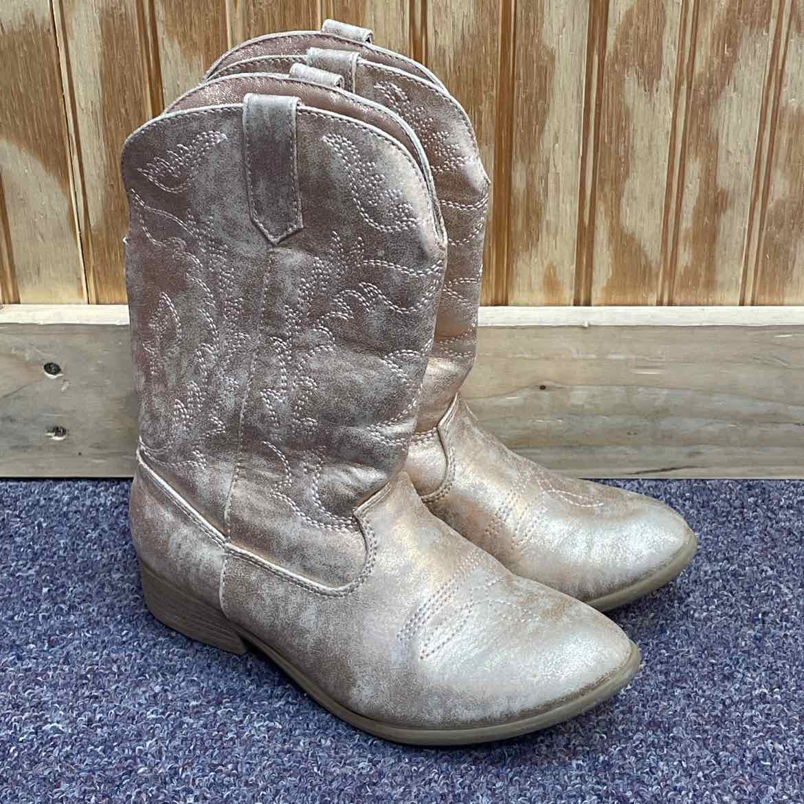 AUSTIN ROSE GOLD BOOTS 3
