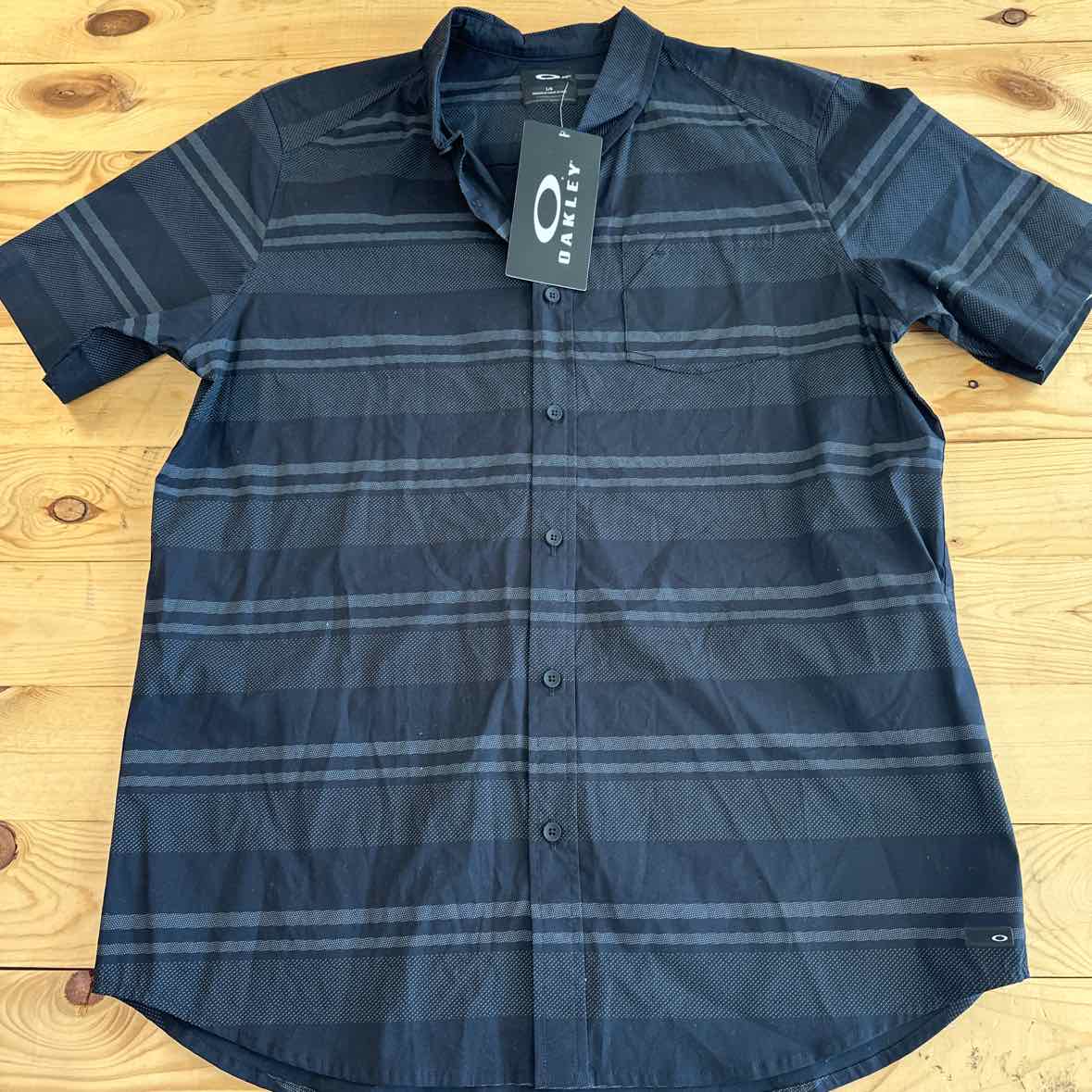 NEW! OAKLEY SHIRT L