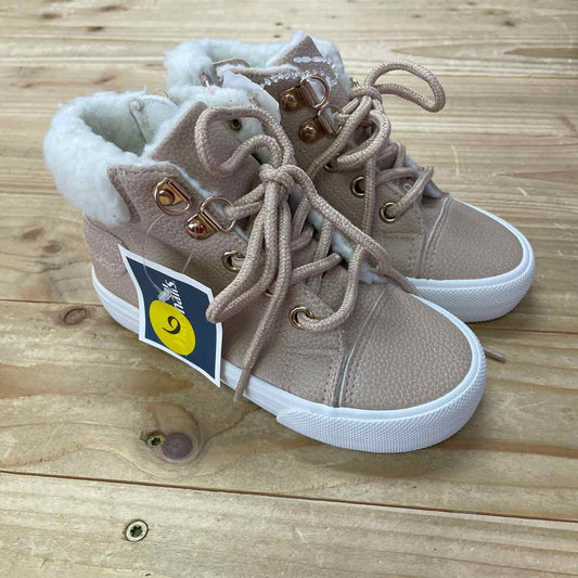 NEW! TOMMY BAHAMA SHOES 9