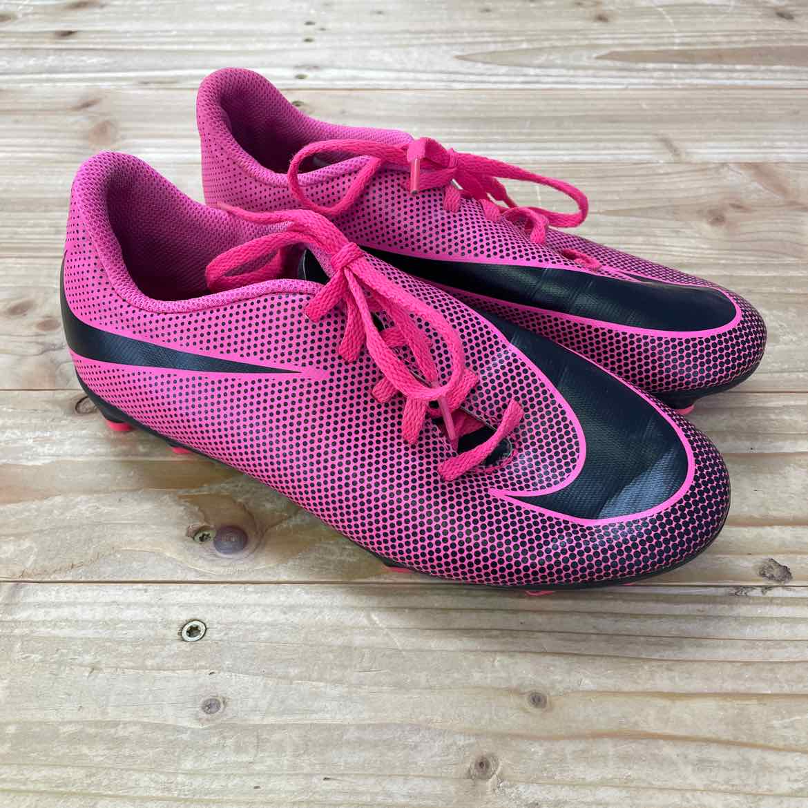 NIKE CLEATS 4Y
