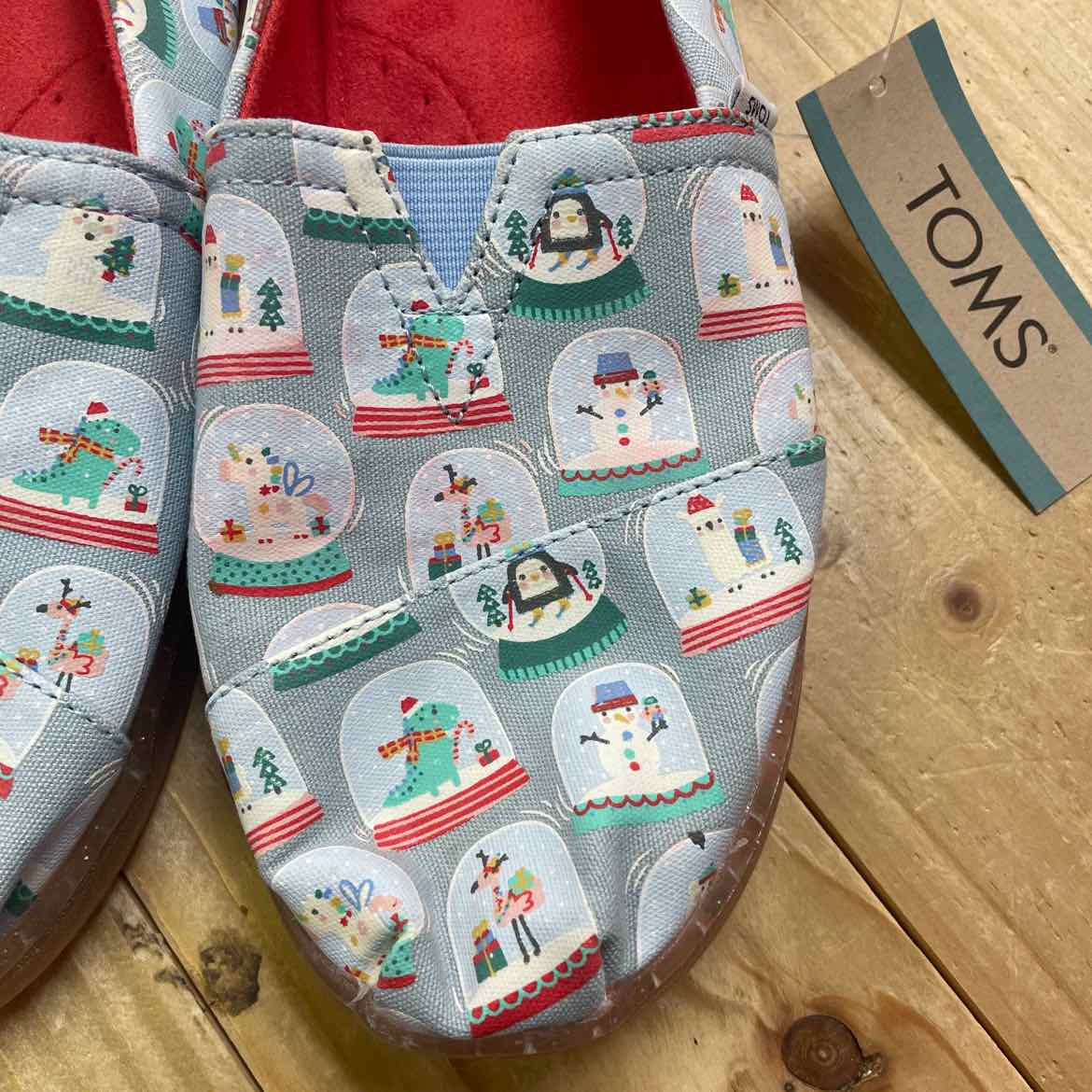 NEW! TOMS SNOW GLOBE SHOES 4 YOUTH