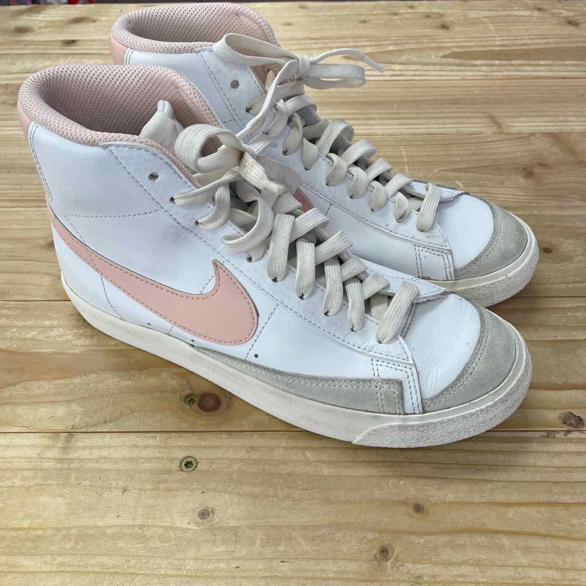 NIKE BLAZERS MID SHOES 5Y
