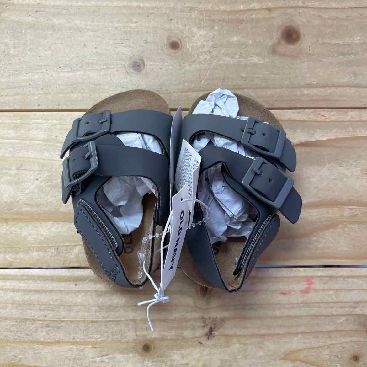 NEW! OLD NAVY SANDALS 0-3 MONTHS