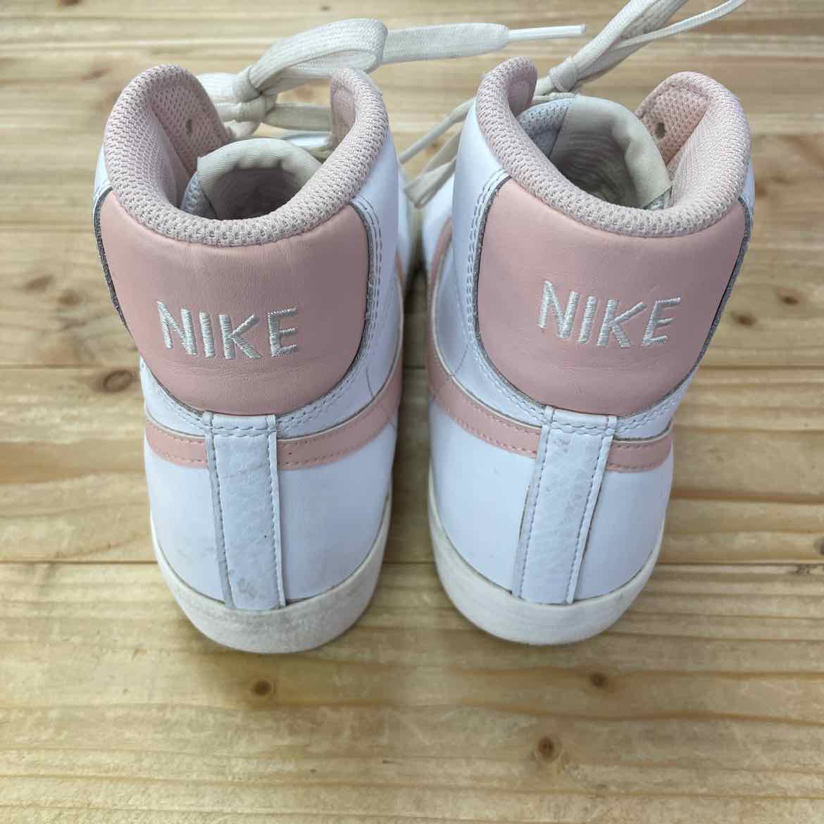 NIKE BLAZERS MID SHOES 5Y