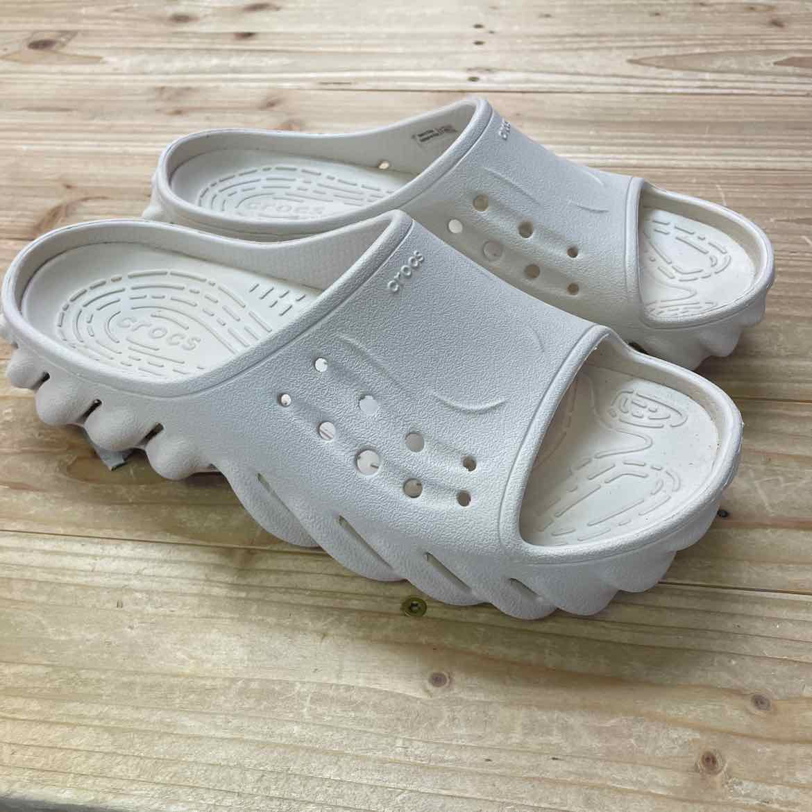 CROCS CREAM SLIDES 8