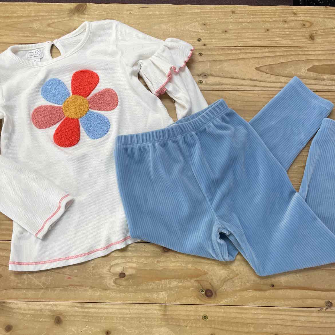 MUD PIE FLOWER OUTFIT 4T
