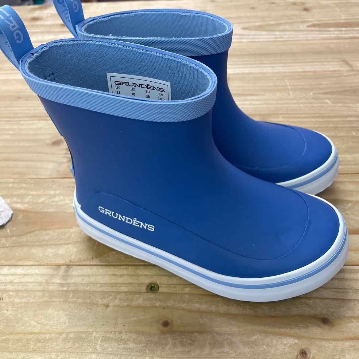 NEW! GRUNDENS BOOTS 11