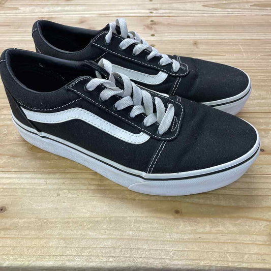 VANS BLACK SHOES 4.5