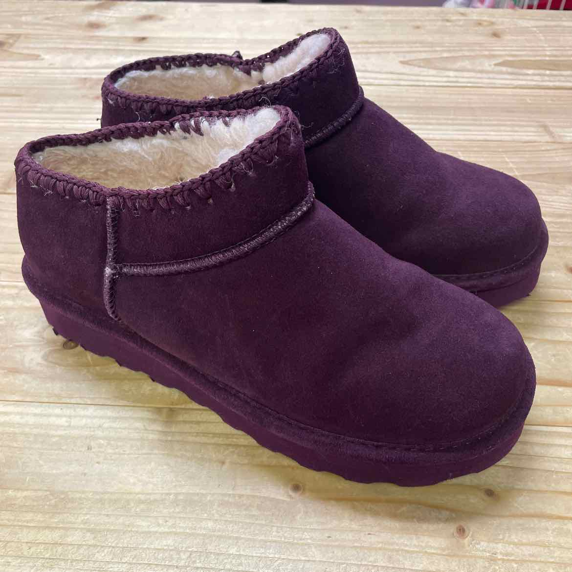 BEARPAW WINE SLIP ON SHOES 9.5