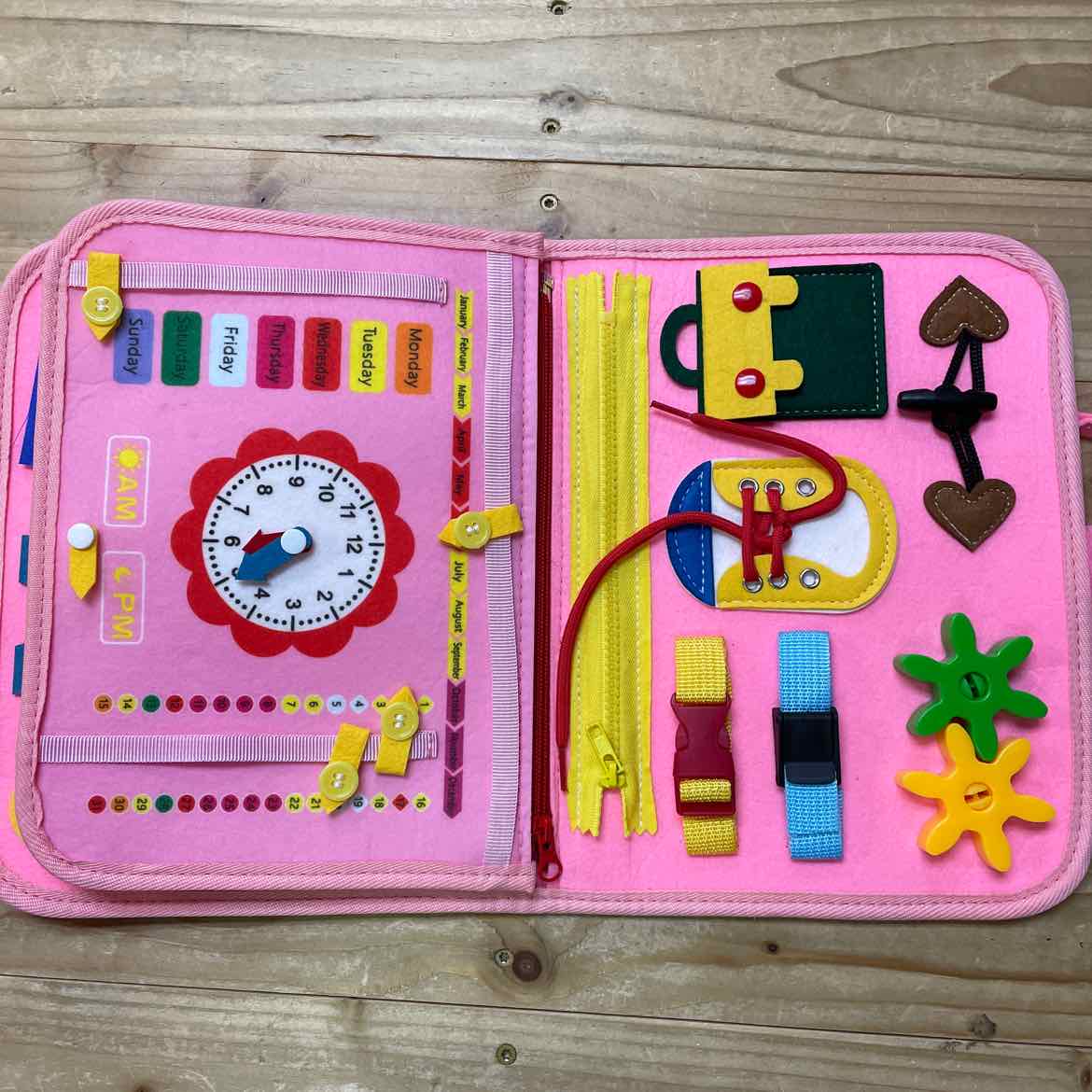 ACTIVITY FELT BOOK