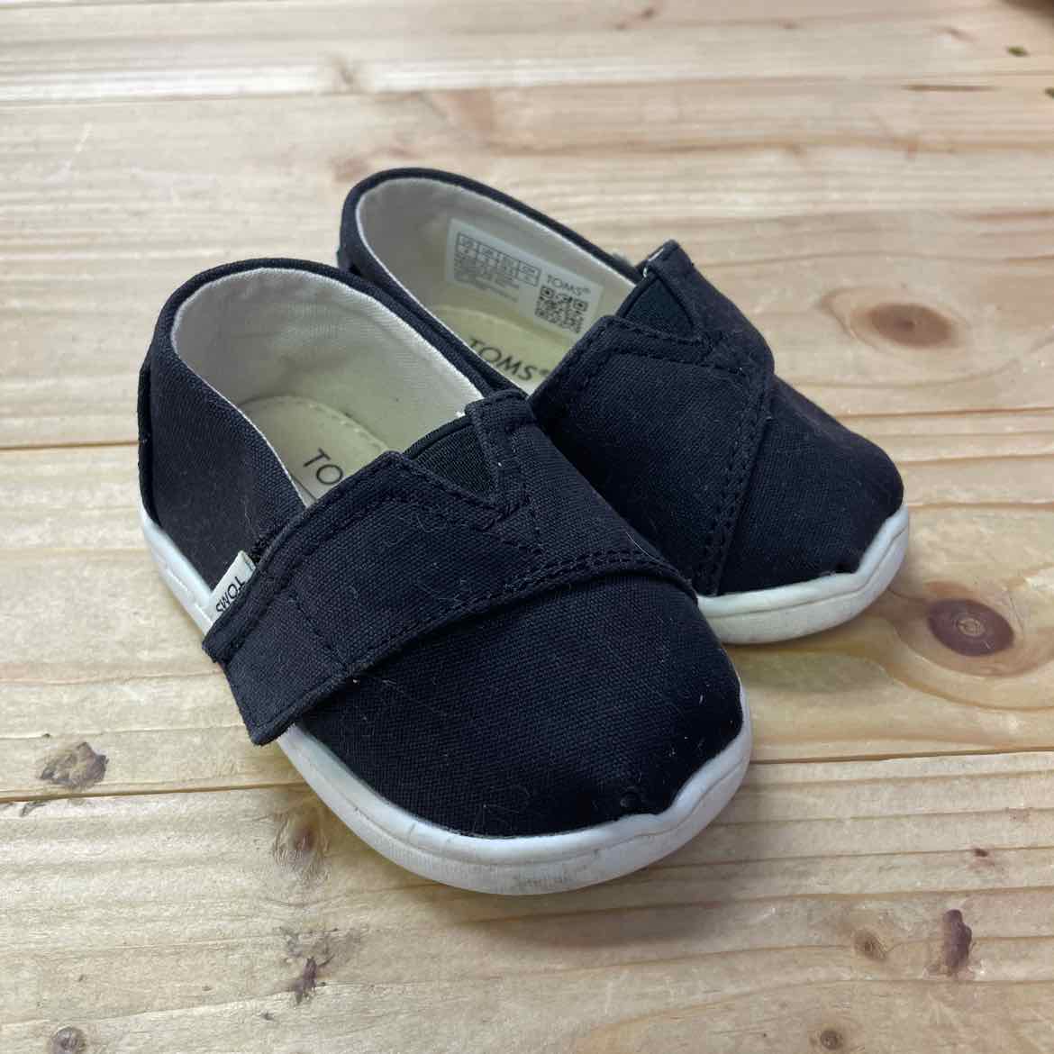 TOMS SHOES 4 INFANT