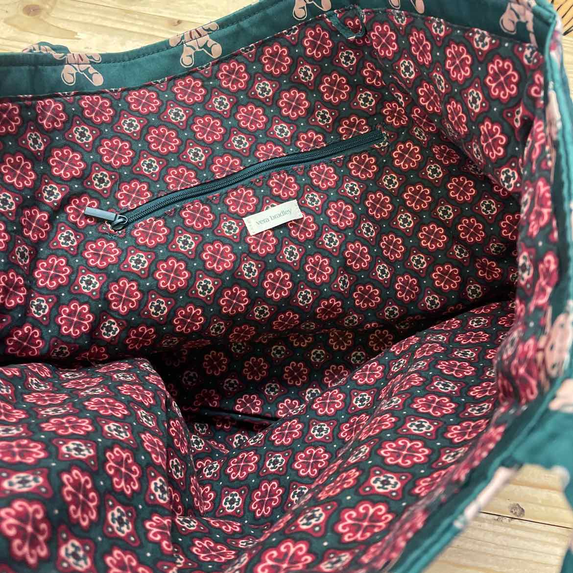 VERA BRADLEY MARSTON GRAND GREEN BEAR TOTE