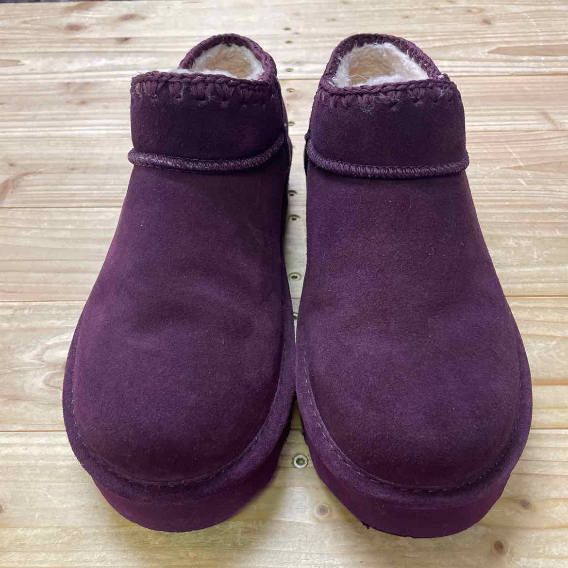 BEARPAW WINE SLIP ON SHOES 9.5