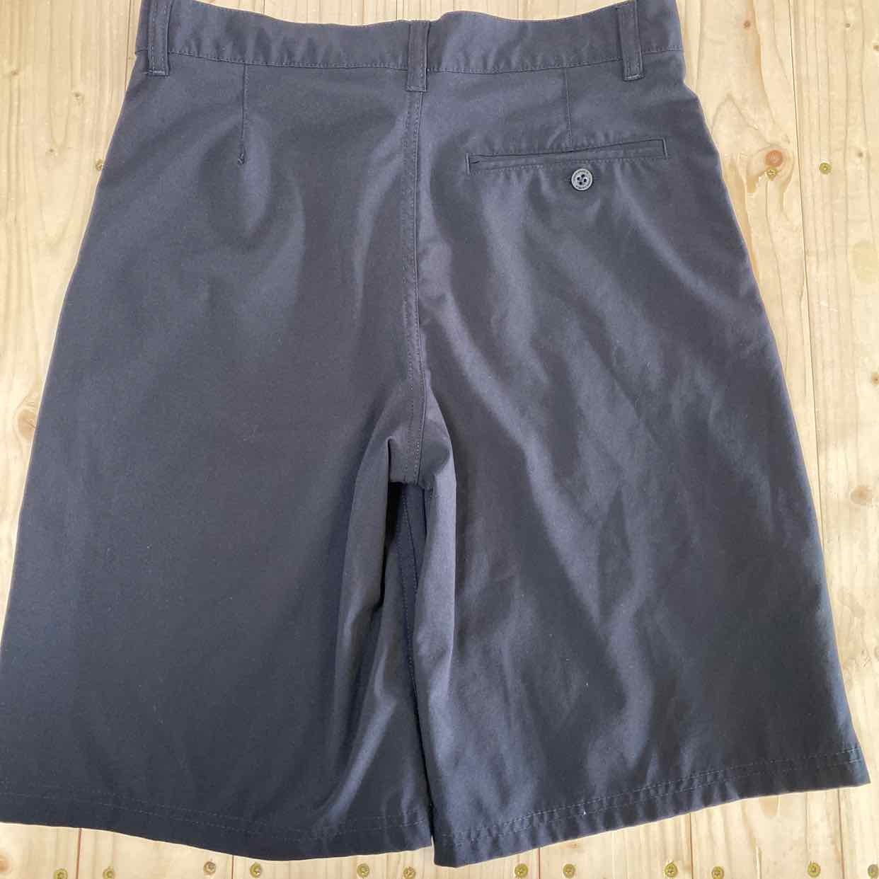 UNDER ARMOUR BLACK SHORTS 18