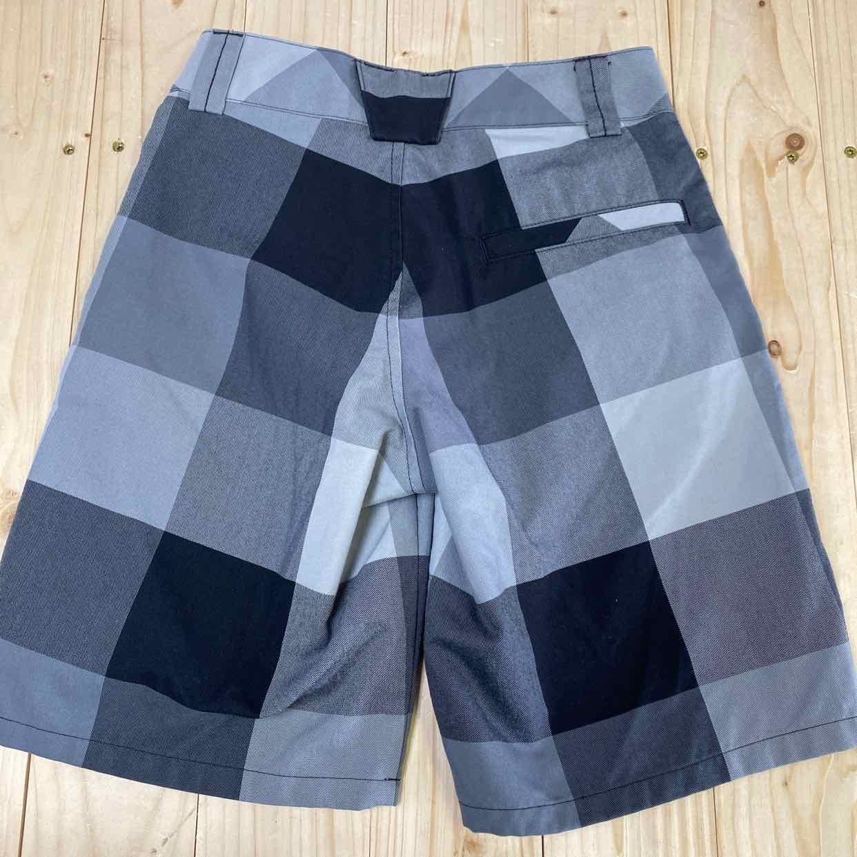 UNDER ARMOUR PLAID SHORTS S