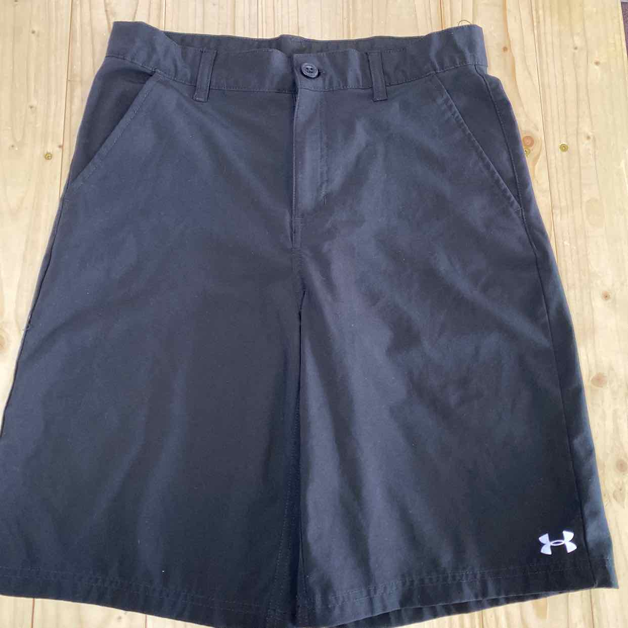 UNDER ARMOUR BLACK SHORTS 18